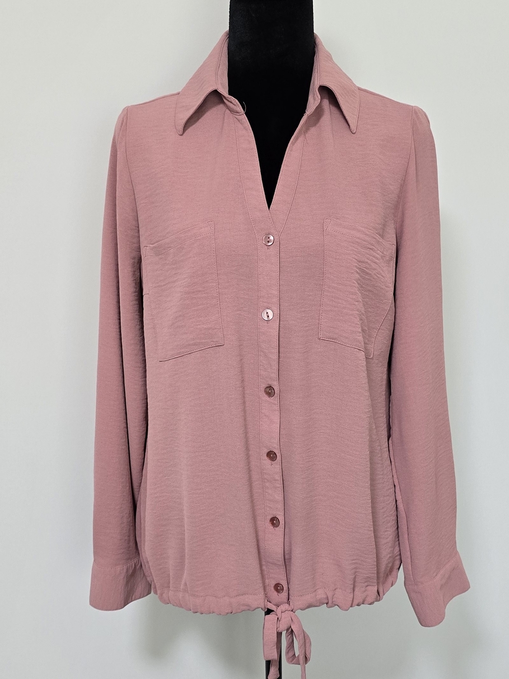 Fortune & Ivy Button-Front Long Sleeve Shirt in Dusty Rose with Tie Hem